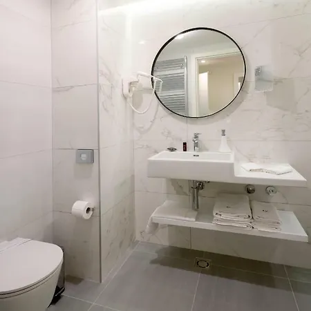 Hotel Gradska Цетине Экстерьер фото